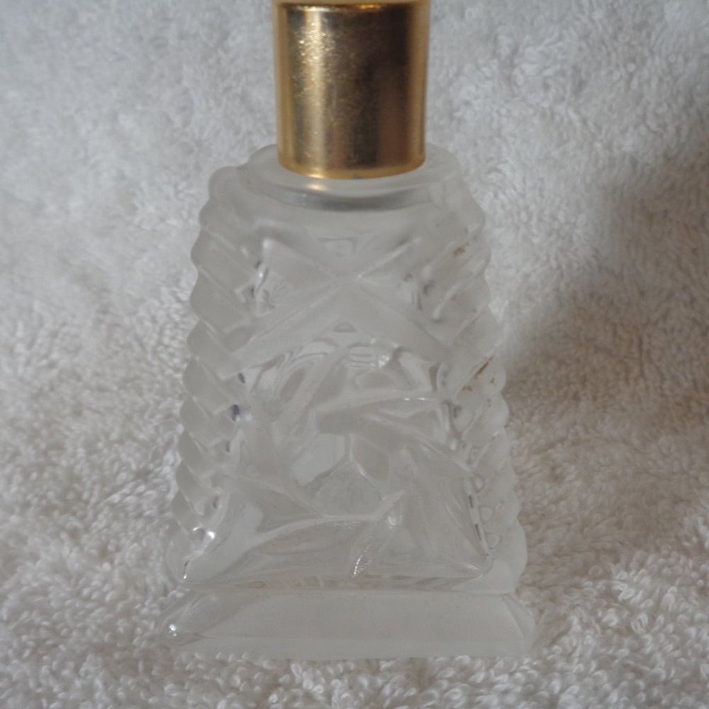 Beautiful 3" - 3 Sided Frosted Chez Bottle w-Cap